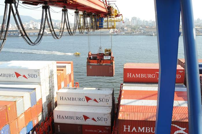 Movimentação de contêineres sobe no Porto de Santos; total de cargas registra queda