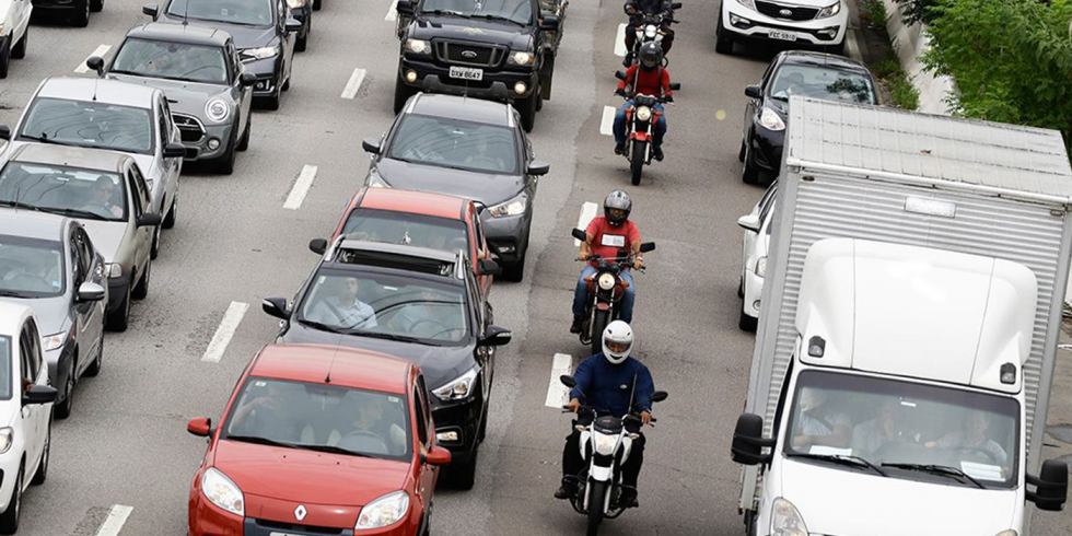 Prefeitura de São Paulo libera caminhões de rodízio par/ímpar