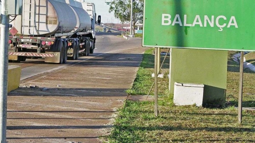 Fiscalização de pesagem de caminhões volta a valer nas rodovias federais