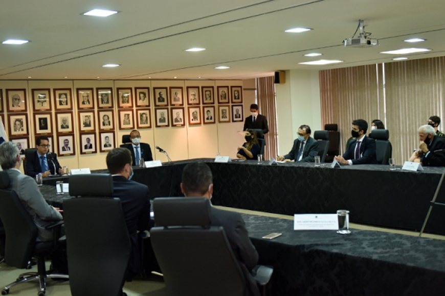 CNT e SEST SENAT assinam acordo de cooperação com Ministério da Justiça para execução de política de segurança no transporte