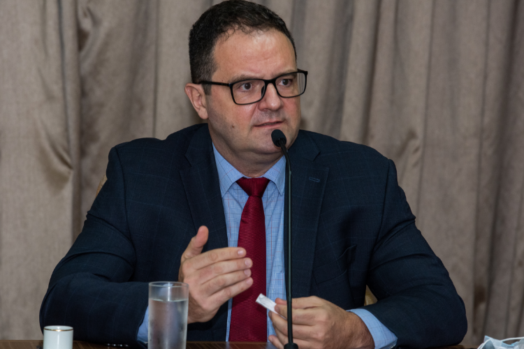 Avanço da vacinação contra a covid-19 favorece conjuntura e cenário econômico brasileiro