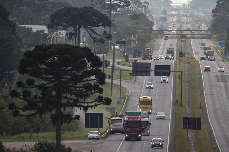 Projeto que garante R$ 44 bilhões nas rodovias no Paraná segue para o TCU