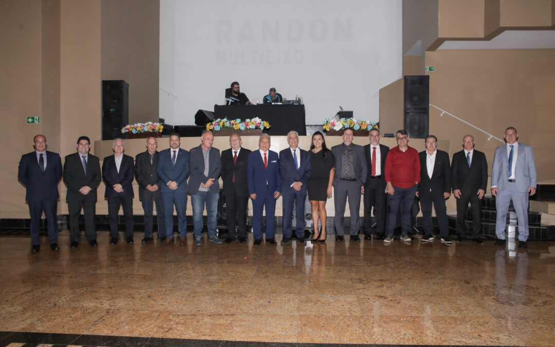 Empresários e executivos do setor participam de evento de confraternização SETRANS